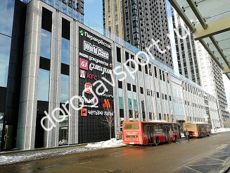 ТЦ Дискавери у метро Ховрино, в котором находится фитнес клуб World Class Lite