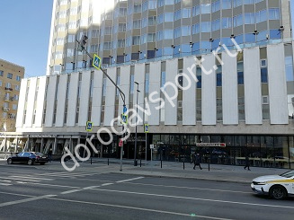 AZIMUT Отель Смоленская, в котором находится фитнес студия X-Fit